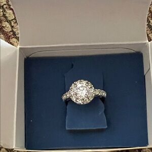 Avon Elegant Diamond Colored Ring